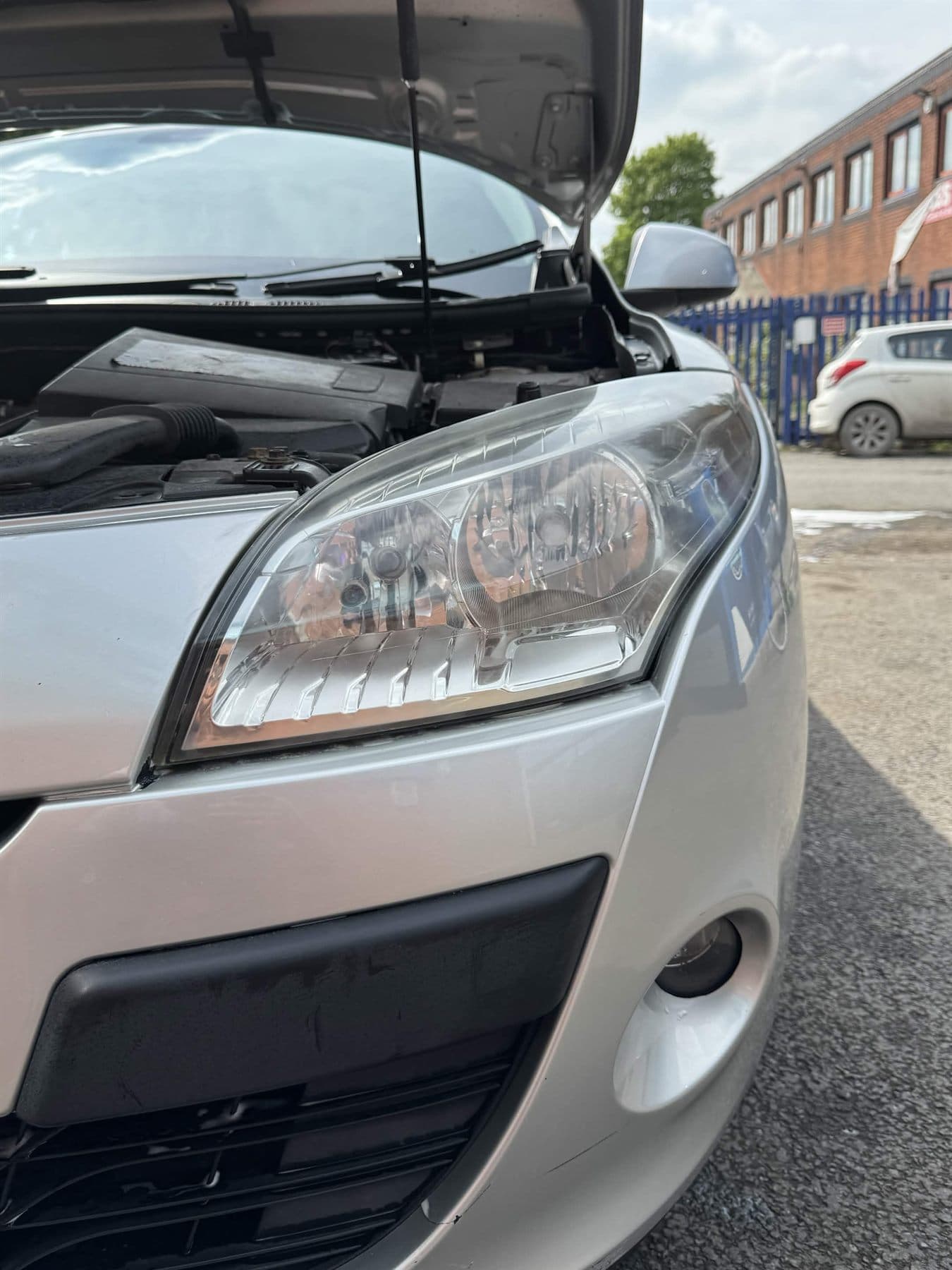 Clear car headlight after restoration